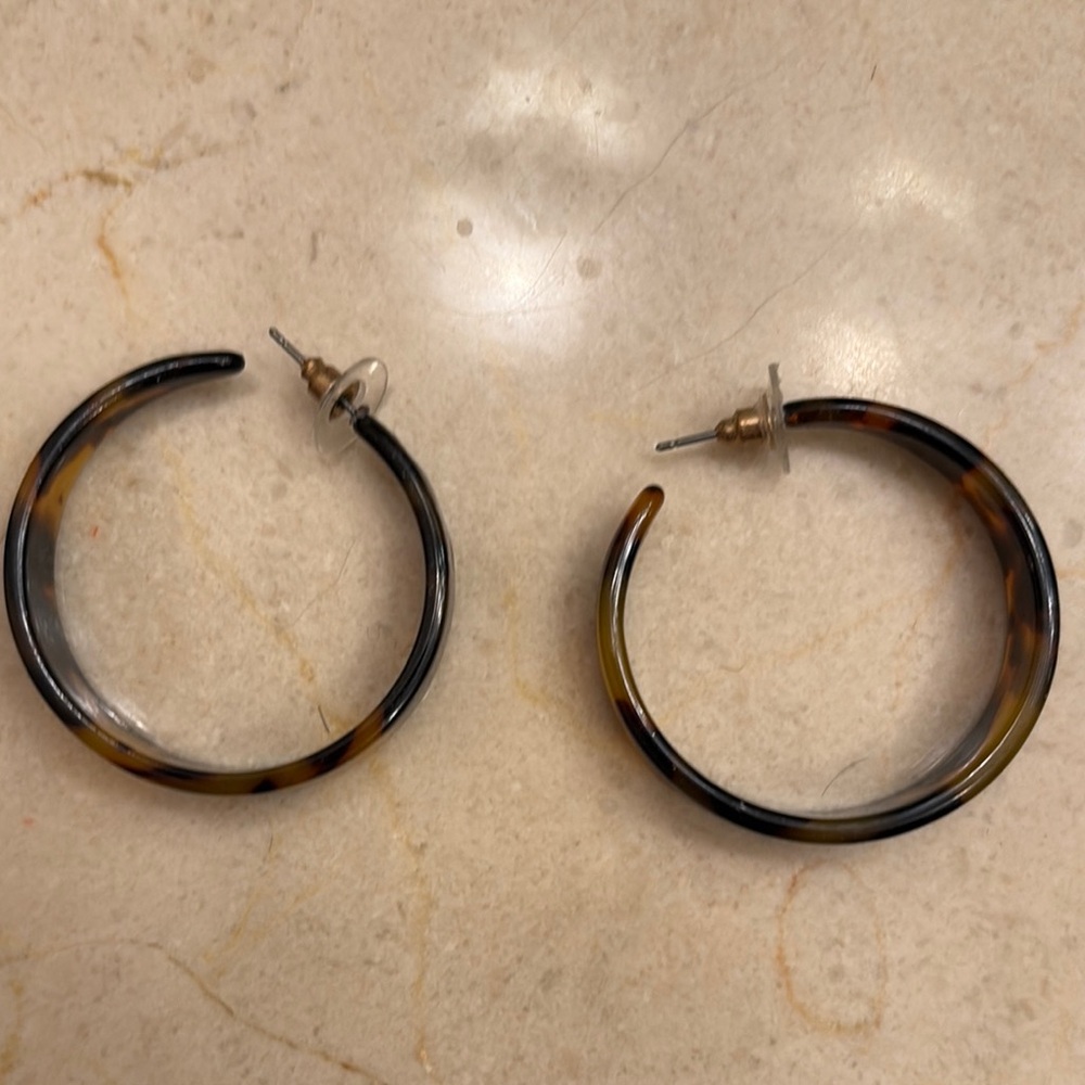 Tortoise Shell Hoop Earrings - Picture 2 of 5